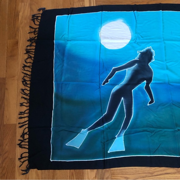 Extra Large Beautiful Blue Sarong featuring a diver and a whale from Australia. - Picture 6 of 9